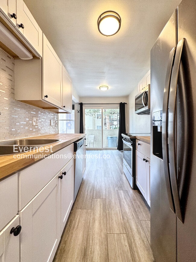 Foto del edificio - 17505 E Mansfield Ave