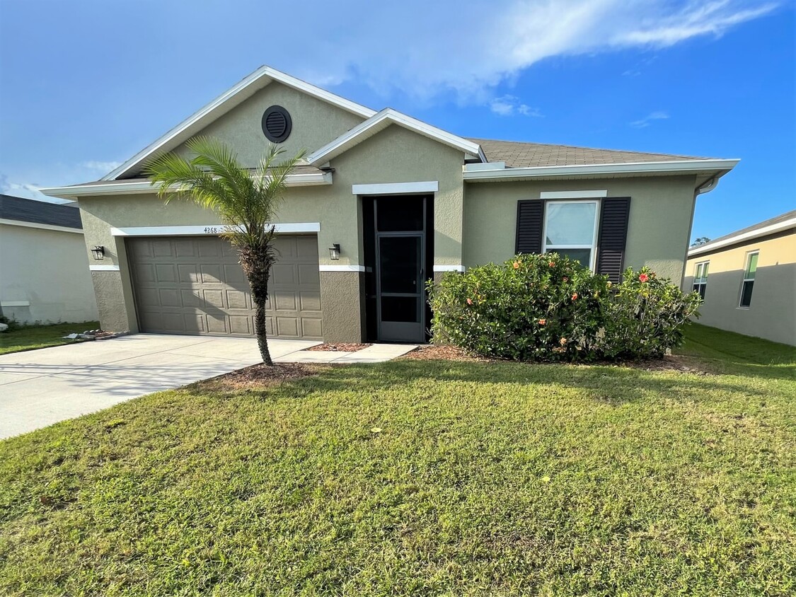 4268 Moon Shadow Loop - House Rental in Mulberry, FL | Apartments.com