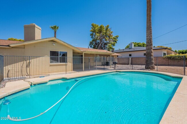 Foto del edificio - 6839 E Montecito Ave