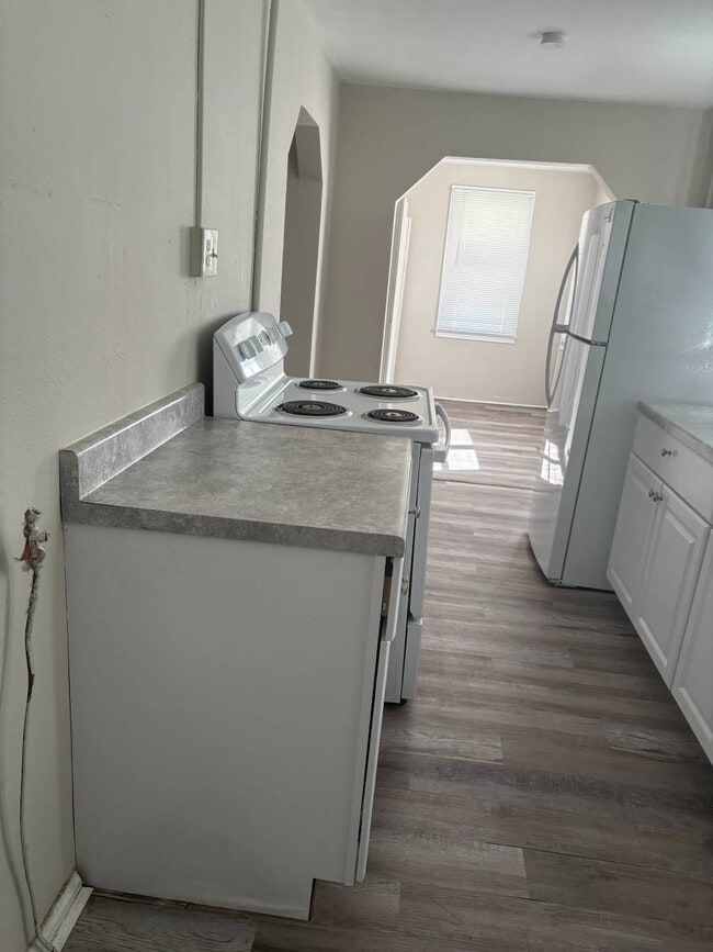 Building Photo - 12420 N Florida Ave