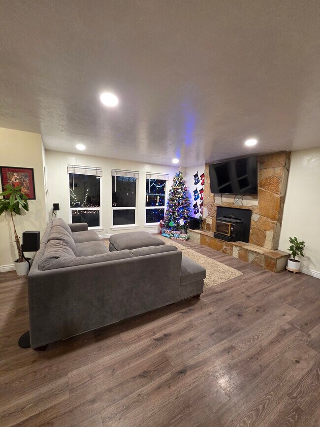 Sala de estar - 4701 S Turnberry Pl