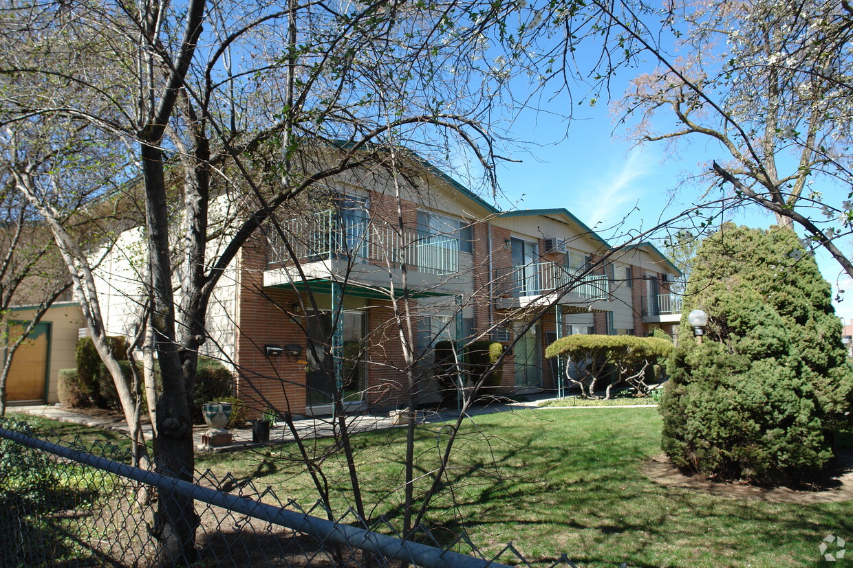 Foto del edificio - Vermont Street Apartments