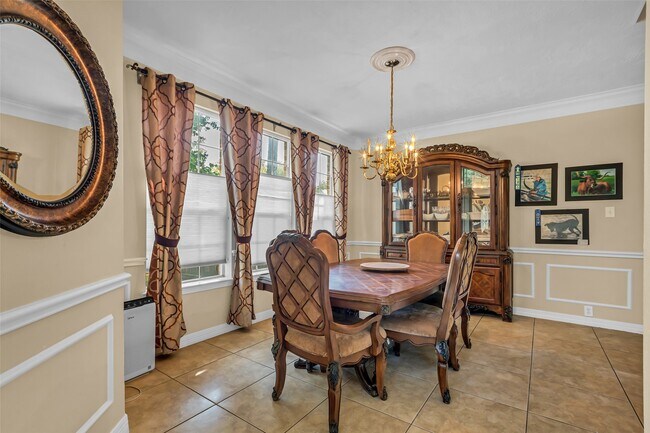 Foto del edificio - 13703 Layton Hills Dr