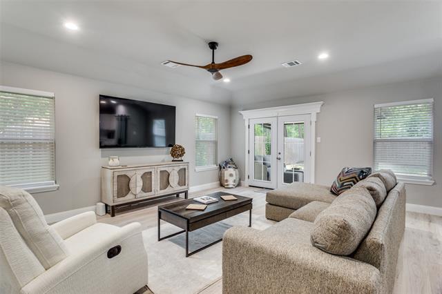 Foto del edificio - 2833 W Biddison St