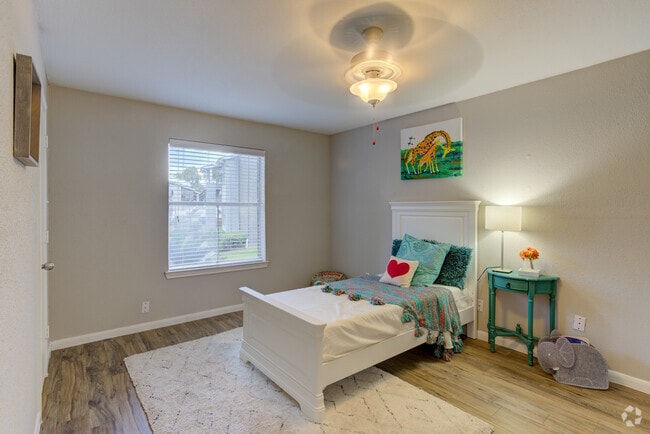 Bedroom - Bend at Oak Forest Apartments