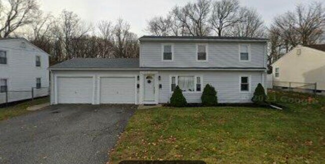 Foto del edificio - 105 Dewey Ave