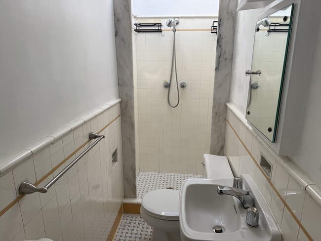 Building Photo - 3503 Hanover Ave