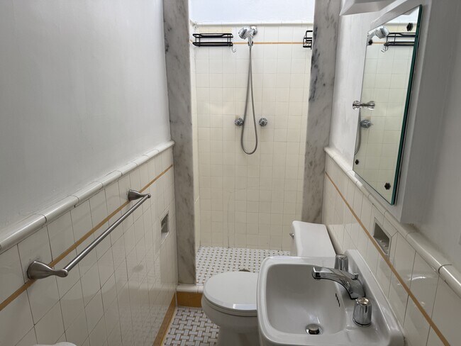 Foto del edificio - 3503 Hanover Ave