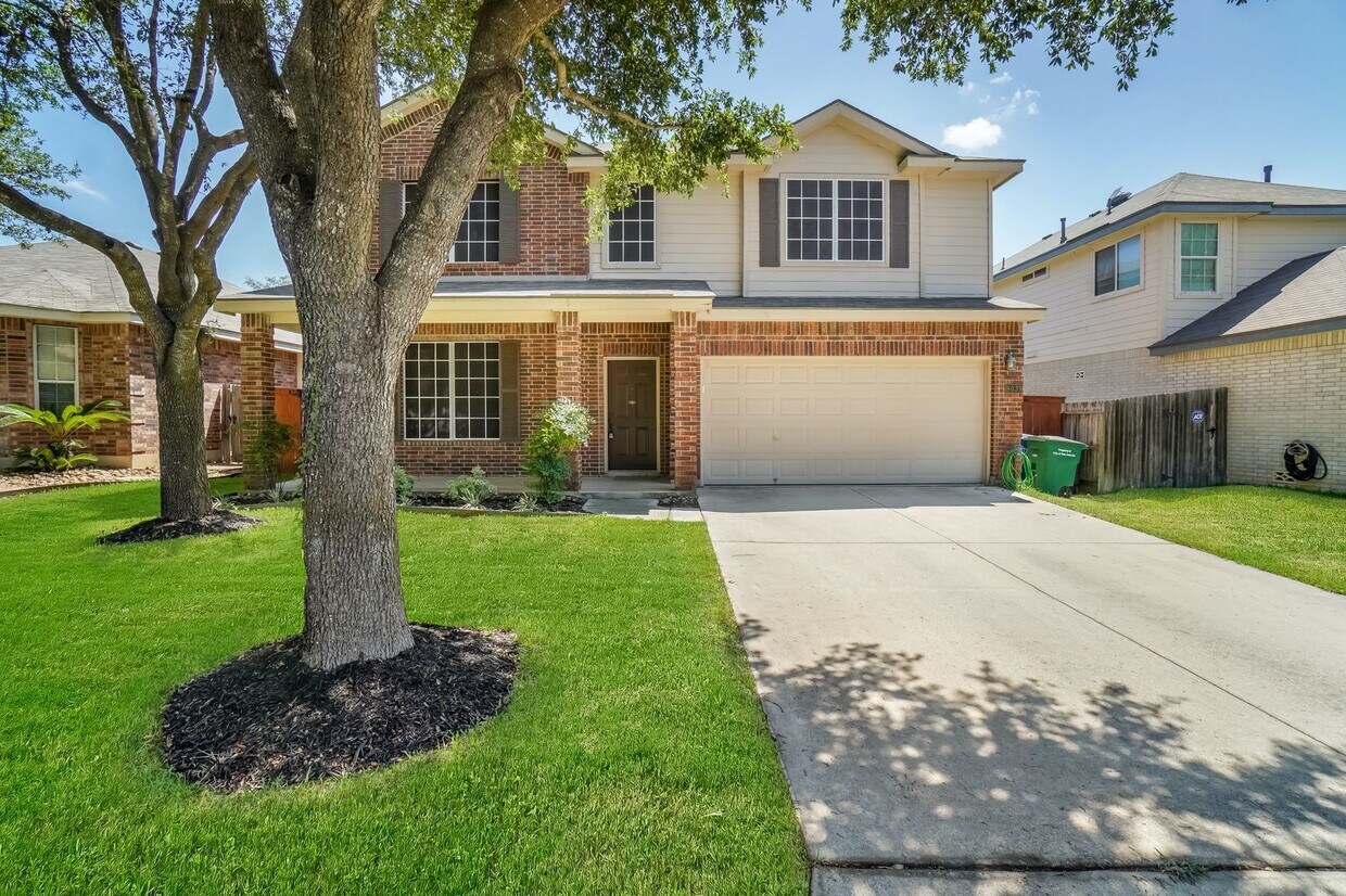 Primary Photo - Beautiful 3 Bedroom 2.5 Bathroom Two Stori...