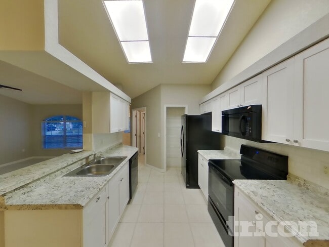 Foto del edificio - 8421 Bay Dr