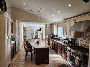 Building Photo - 10 Foxwood Ln