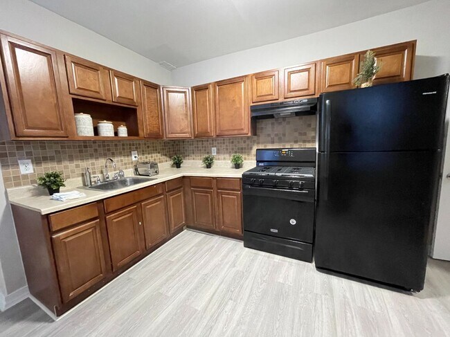 Kitchen - 4917 Olive St