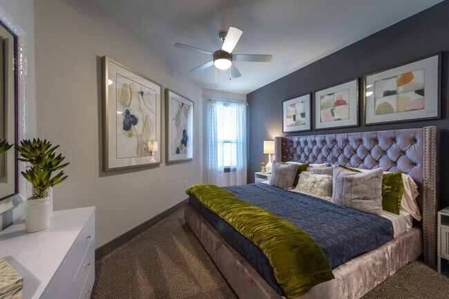 Building Photo - 1st Month FREE – Limited-Time Leasing Spec...