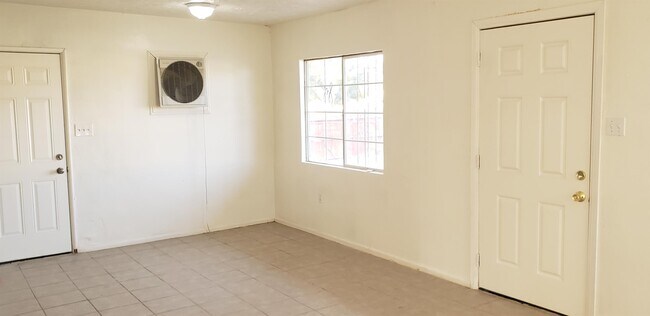 Building Photo - 6464 Balboa Ave