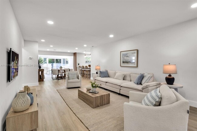 Building Photo - 3920 Hayes St