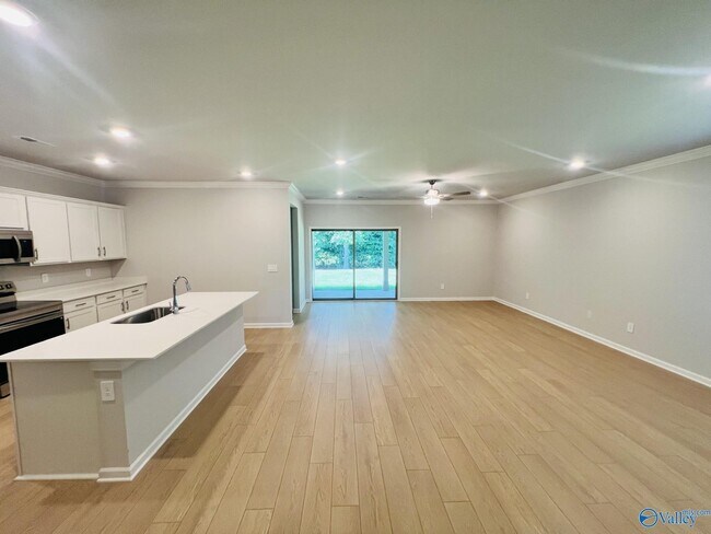 Foto del edificio - 15573 Ruthie Lynn Dr