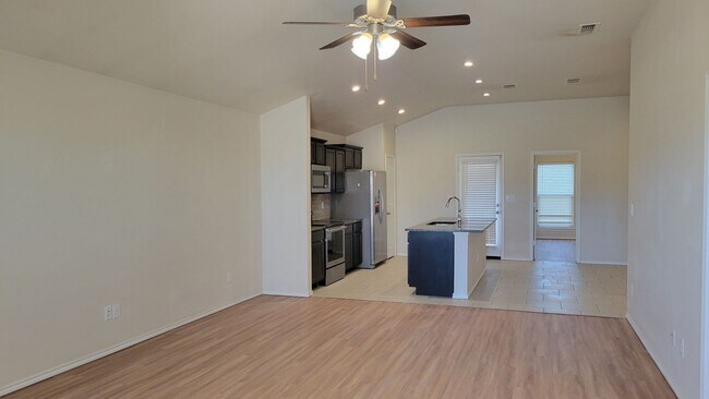 Foto del edificio - Available Now! Beautiful Brand New Custom Brick Home 3/ 2 / 2 in Cooper District!