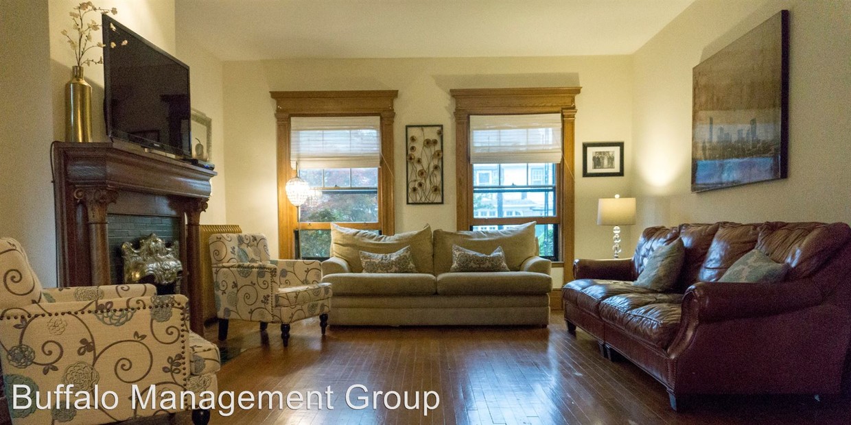 Primary Photo - 733 W Delavan Ave