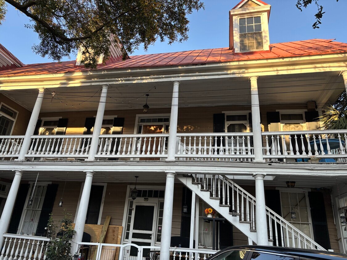 Building Photo - 44 Vanderhorst St