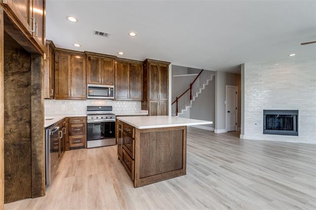 Primary Photo - 1411 Royal Oaks Dr