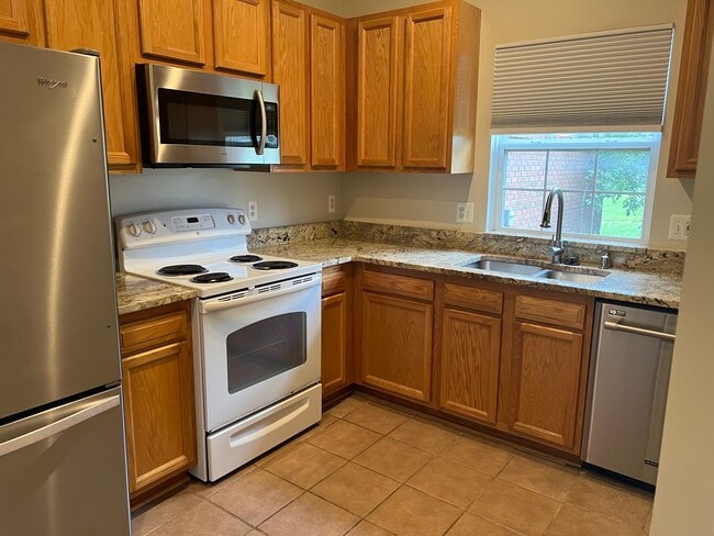 Building Photo - 54738 Monarch Dr