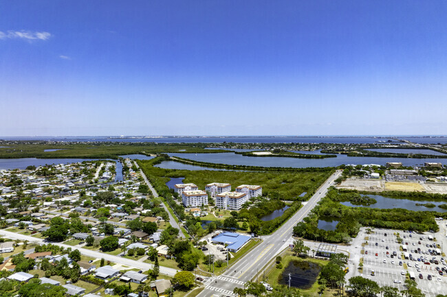 800-821 Del Rio Way Merritt Island, FL 32953 - Harbor Del Rio Condominium