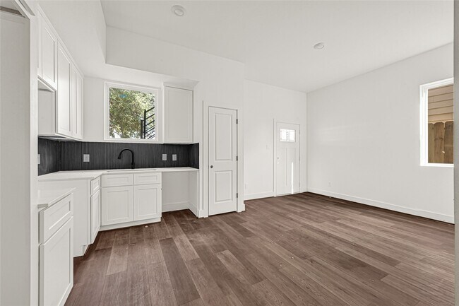 Foto del edificio - 418 Clinton Park St