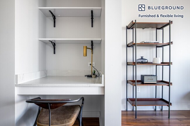 Building Photo - 676 North LaSalle Drive-SI FL7-ID324