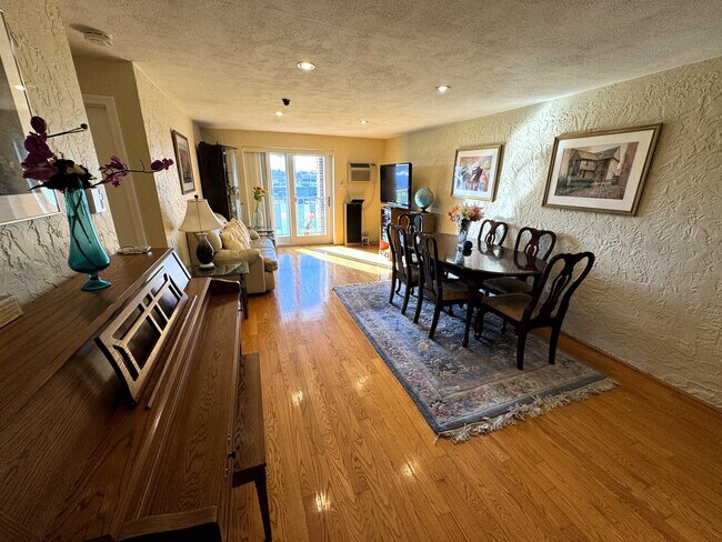 Building Photo - 33 Lodgen Ct