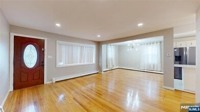 Building Photo - 40 Howard St