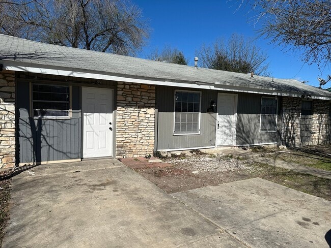 Building Photo - 115 Meadow Trail Dr