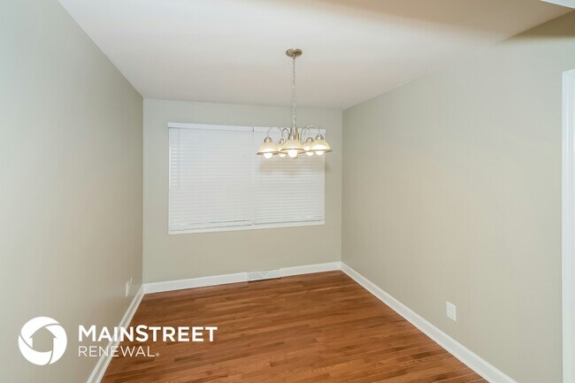 Building Photo - 420 Argonne Dr NE