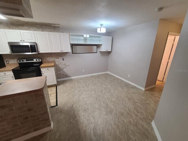 Building Photo - 36232 Misty Oak Dr