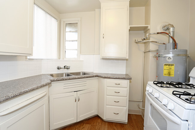 Piso de madera 2HAB,1BA-780 ft² - WCM Properties