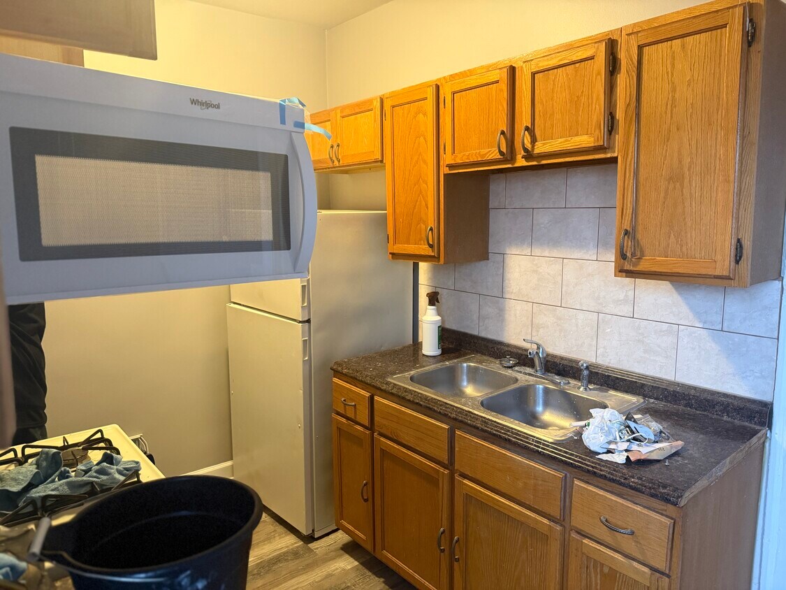 Foto del edificio - 1348 W 83rd St