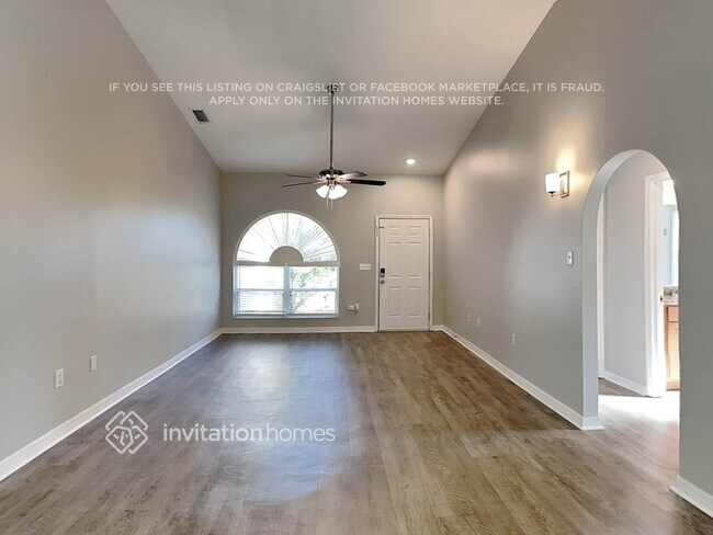 Foto del edificio - 5863 Covington Way