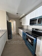 Building Photo - 2 Ureco Terrace
