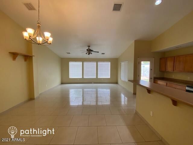 Foto principal - 1332 E Silver Brush Trail