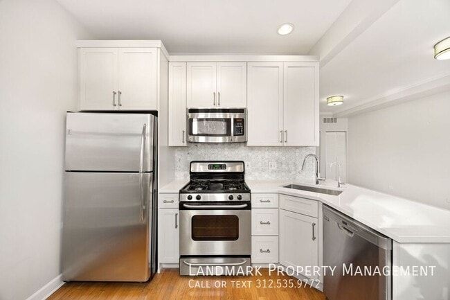 Foto del edificio - 534 W Belmont Ave