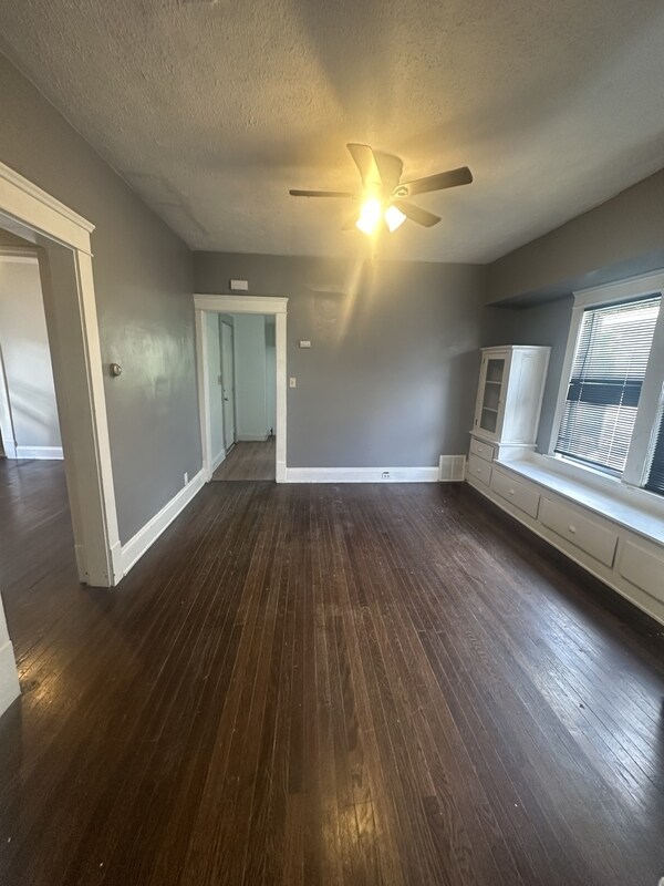 Foto del edificio - 12711 Locke Ave