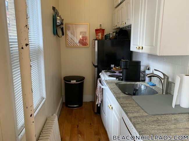 Building Photo - 108 Myrtle St