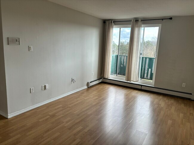 Photo du bâtiment - 225-225 Old Carriage Dr