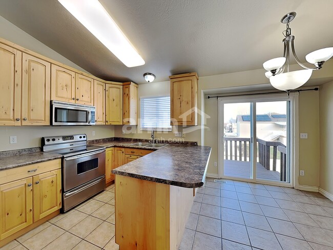 Building Photo - 1496 N 2150 W