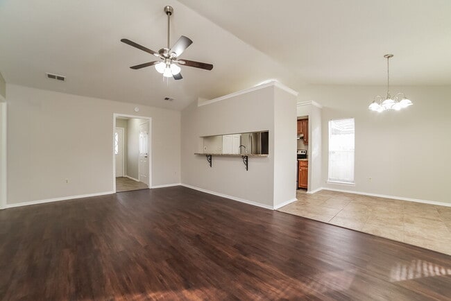 Building Photo - 3421 Laurelwood Dr