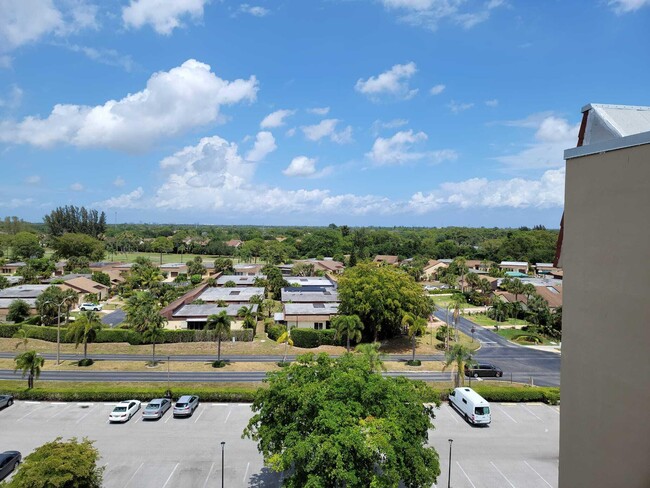 Building Photo - 3465 Via Poinciana