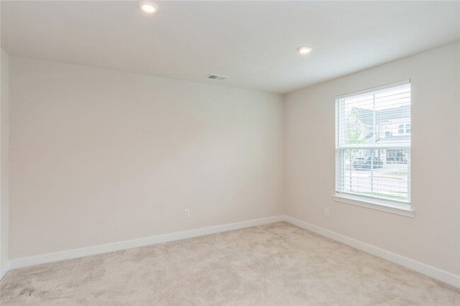 Building Photo - 4602 Spruce Rd