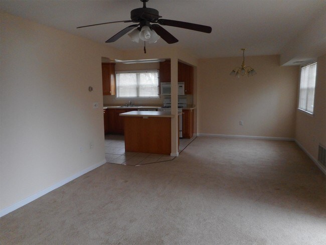 Building Photo - 1120 Chesapeake Dr