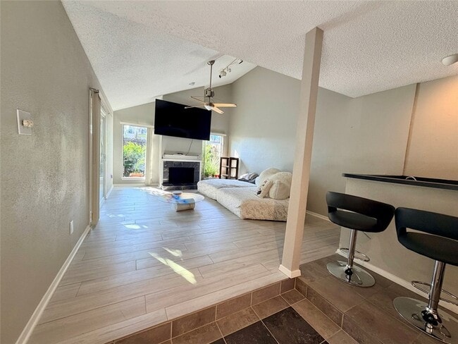 Foto del edificio - 4503 Medinah Pl