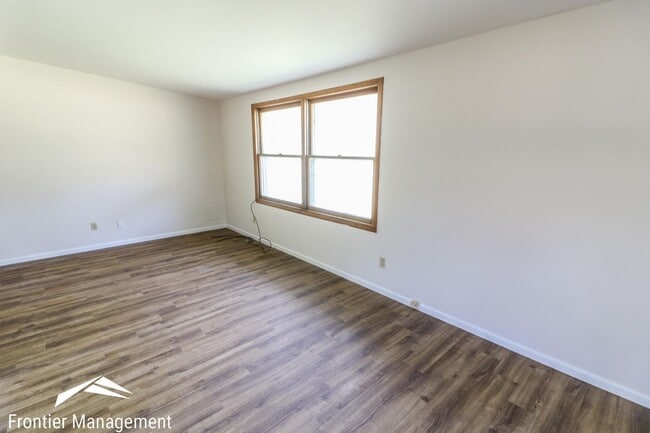 Building Photo - Unique Studio Apartment Located in East Manhattan!