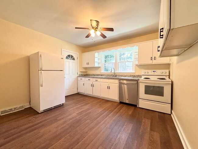 Building Photo - Kirkwood 2 BR